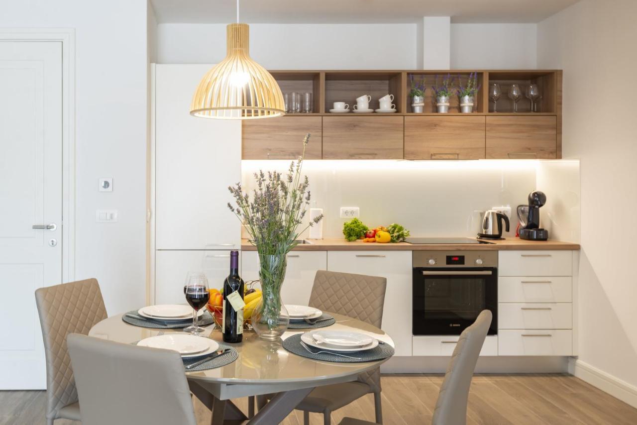 Lustica Apartments Central 蒂瓦特 外观 照片